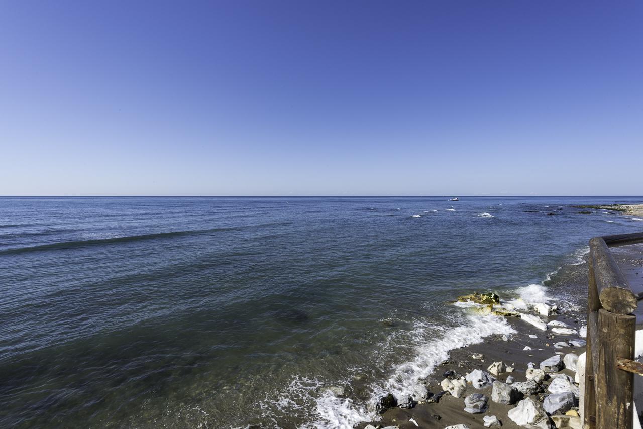 Nest Studio Playa Alhamar Sitio de Calahonda 外观 照片